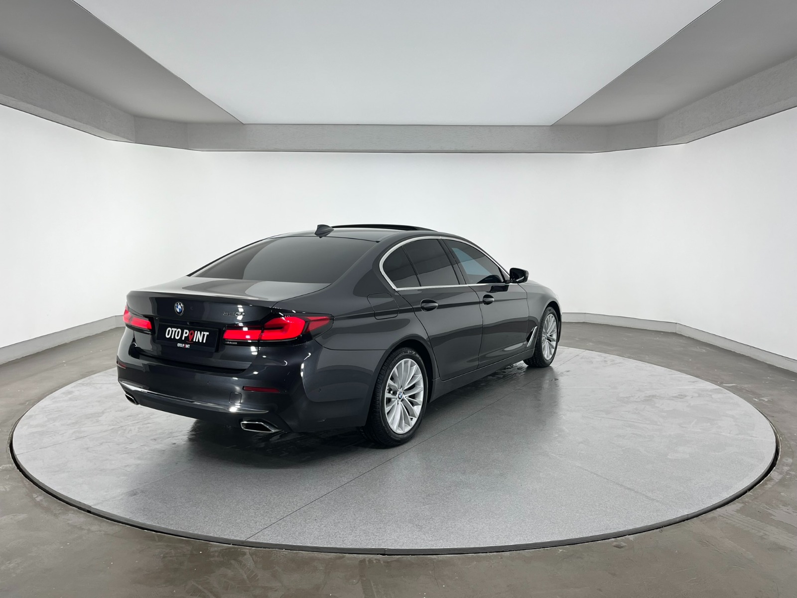 BMW 5 Serisi Sedan 520i Luxury Line Otomatik - 2022 - Detay