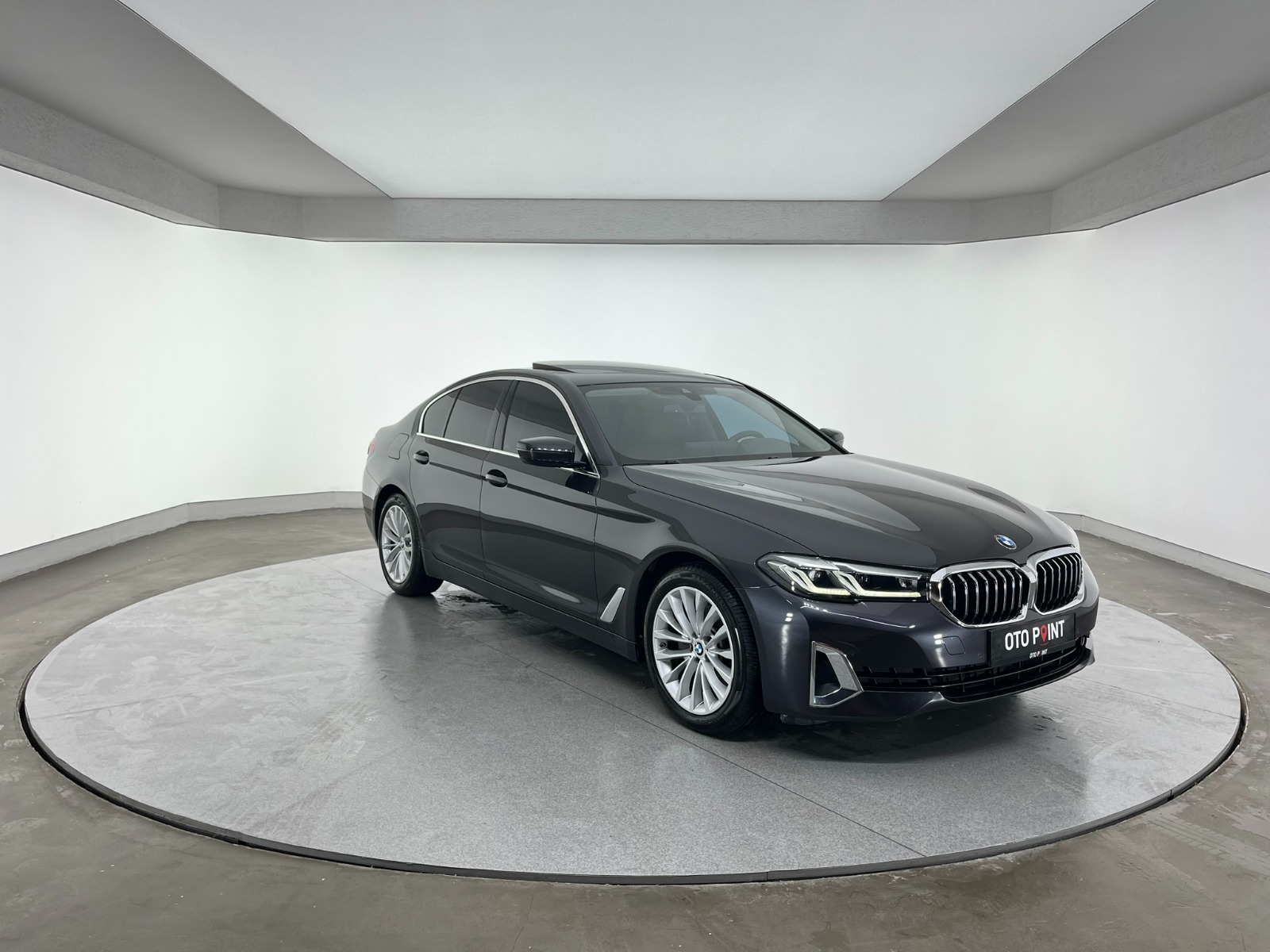 BMW 5 Serisi Sedan 520i Luxury Line Otomatik - 2022 - Detay