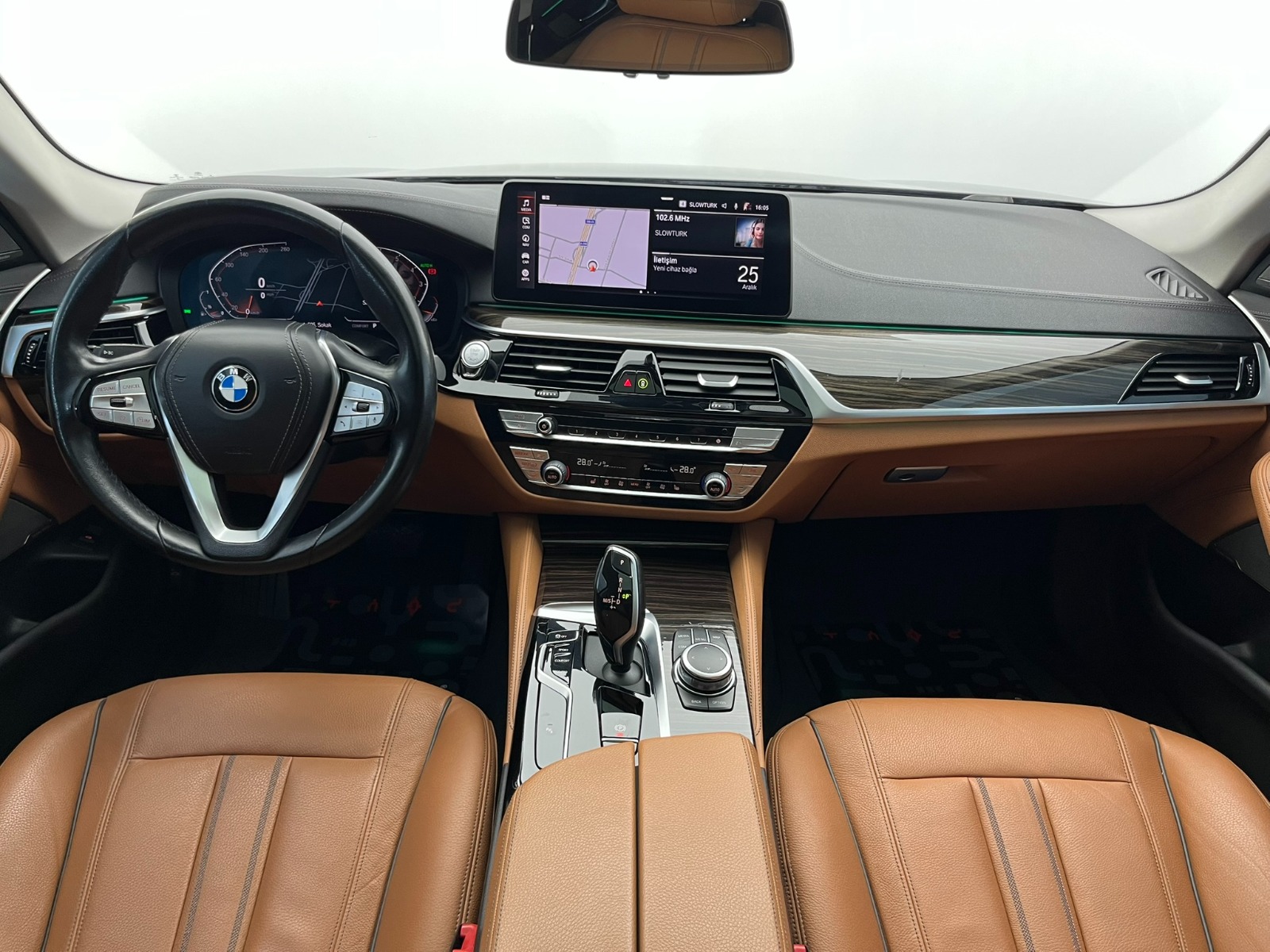 BMW 5 Serisi Sedan 520i Luxury Line Otomatik - 2022 - Detay