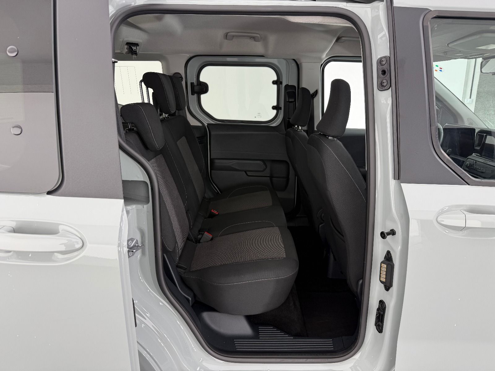Ford Tourneo Courier 1.0 EcoBoost Deluxe - 2025 - Detay