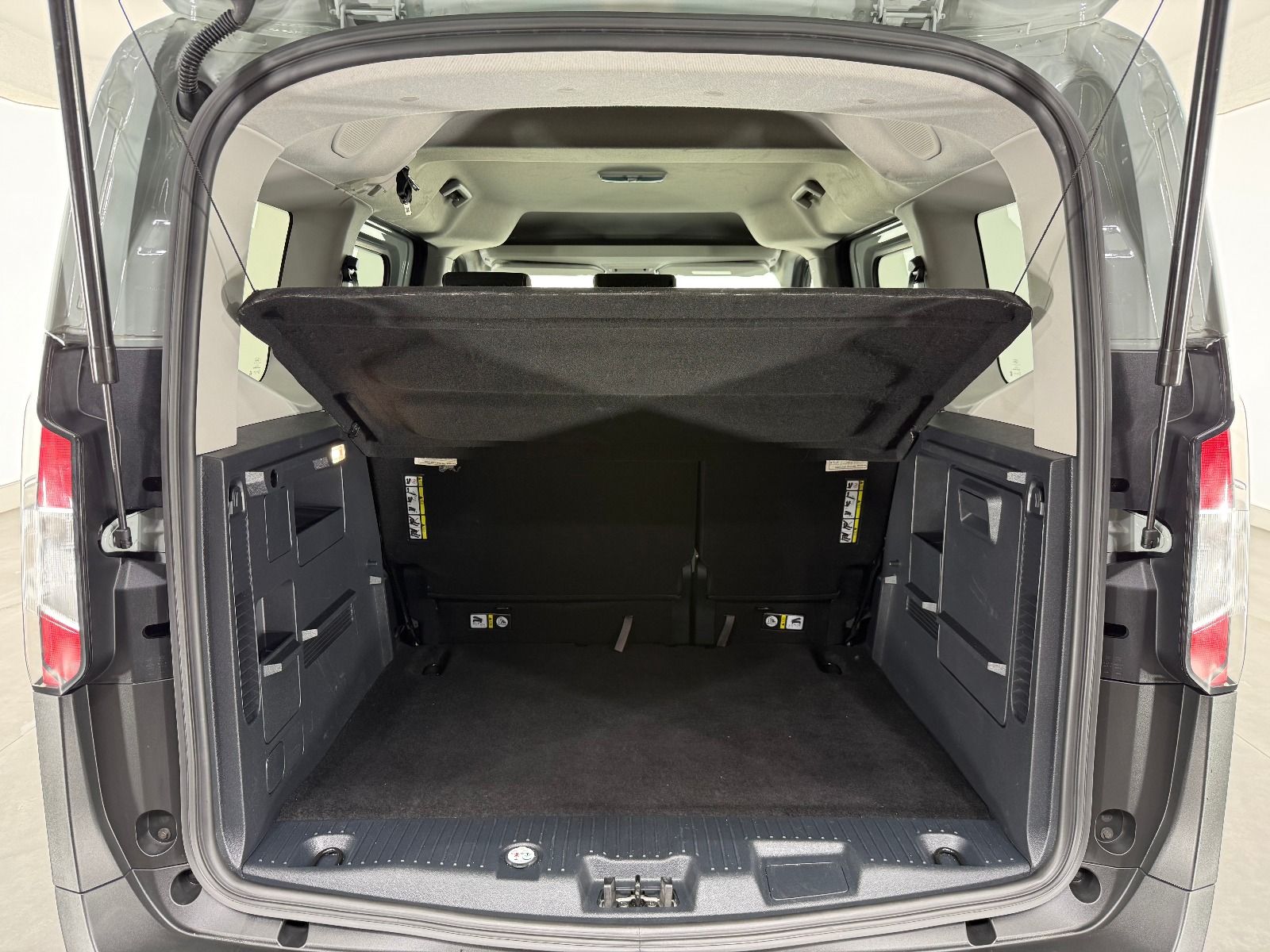 Ford Tourneo Courier 1.0 EcoBoost Deluxe - 2025 - Detay