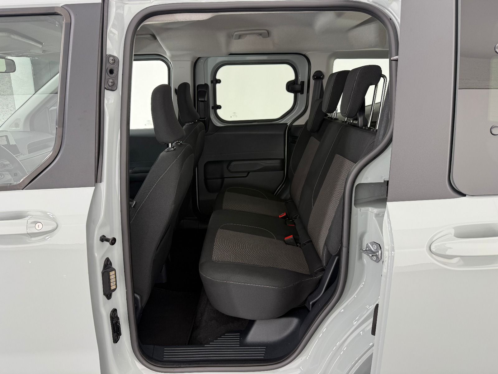 Ford Tourneo Courier 1.0 EcoBoost Deluxe - 2025 - Detay