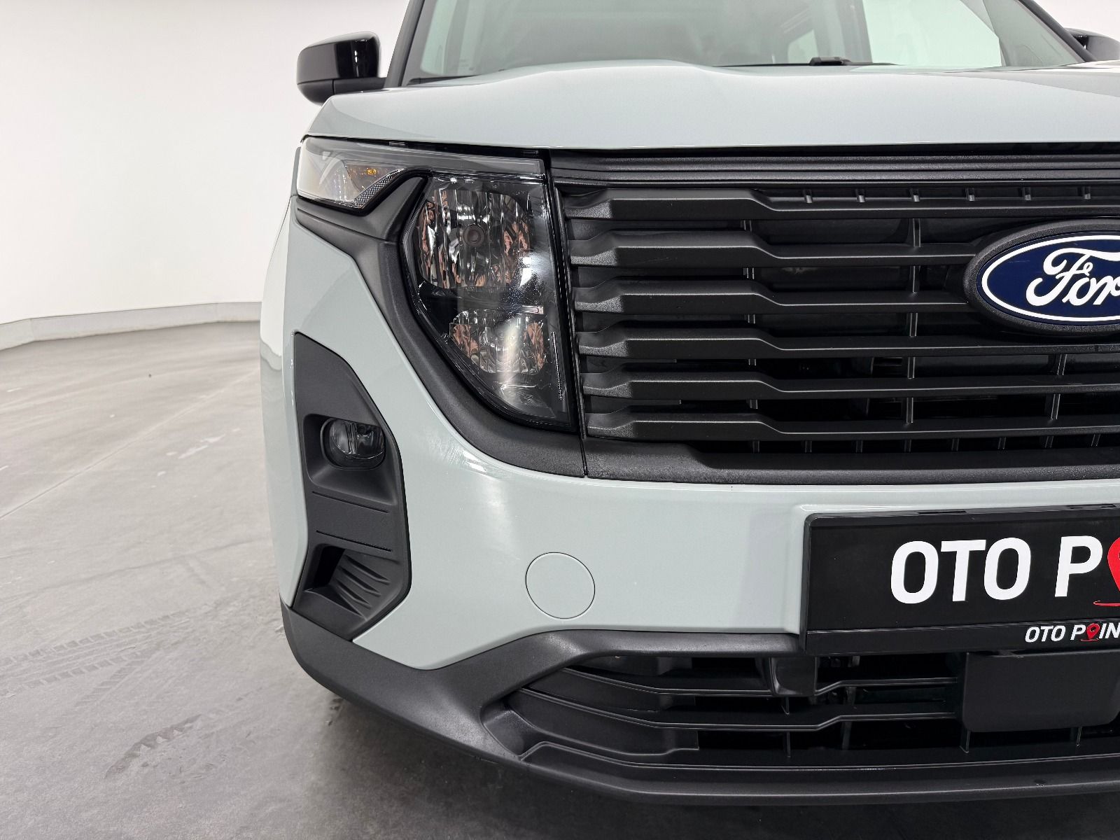 Ford Tourneo Courier 1.0 EcoBoost Deluxe - 2025 - Detay