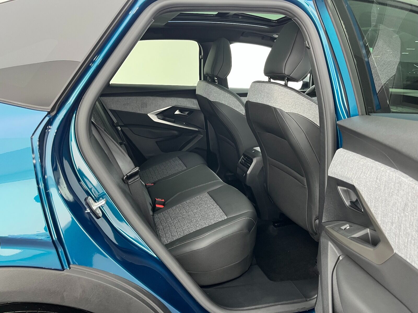 Peugeot 3008 Crossover 1.2 Hybrid Allure eDCS6 - 2025 - Detay