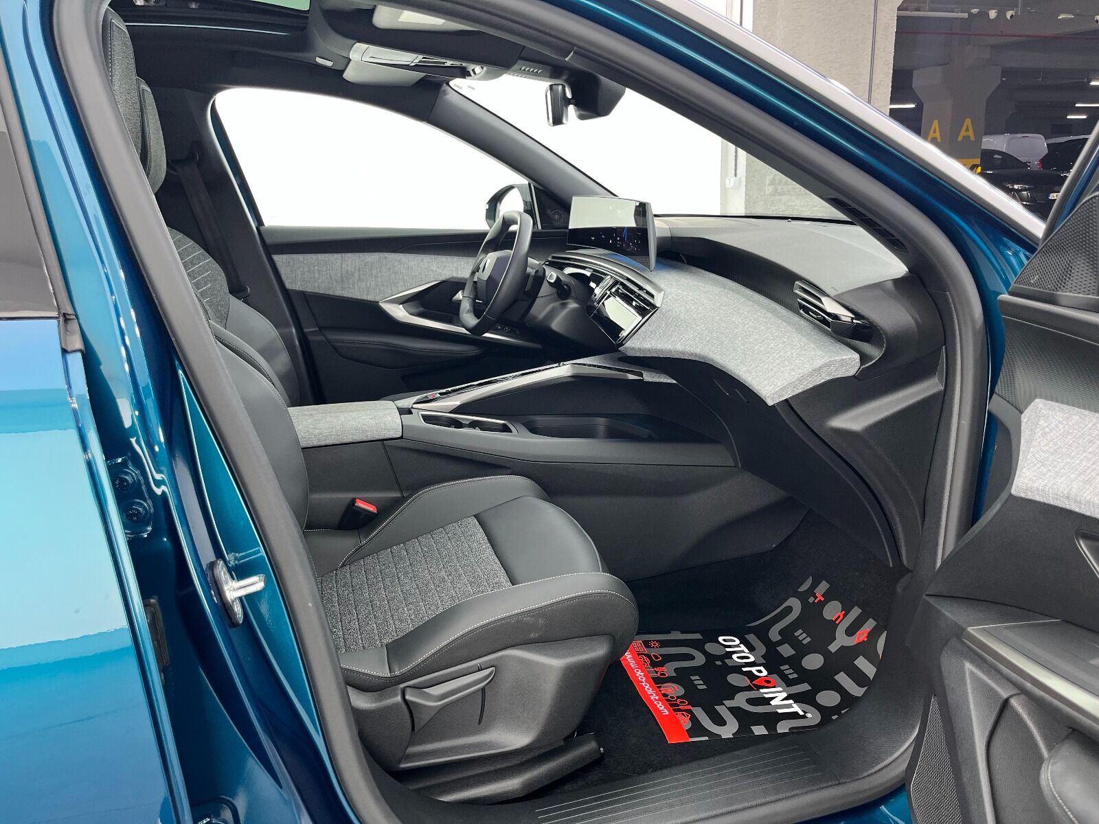 Peugeot 3008 Crossover 1.2 Hybrid Allure eDCS6 - 2025 - Detay