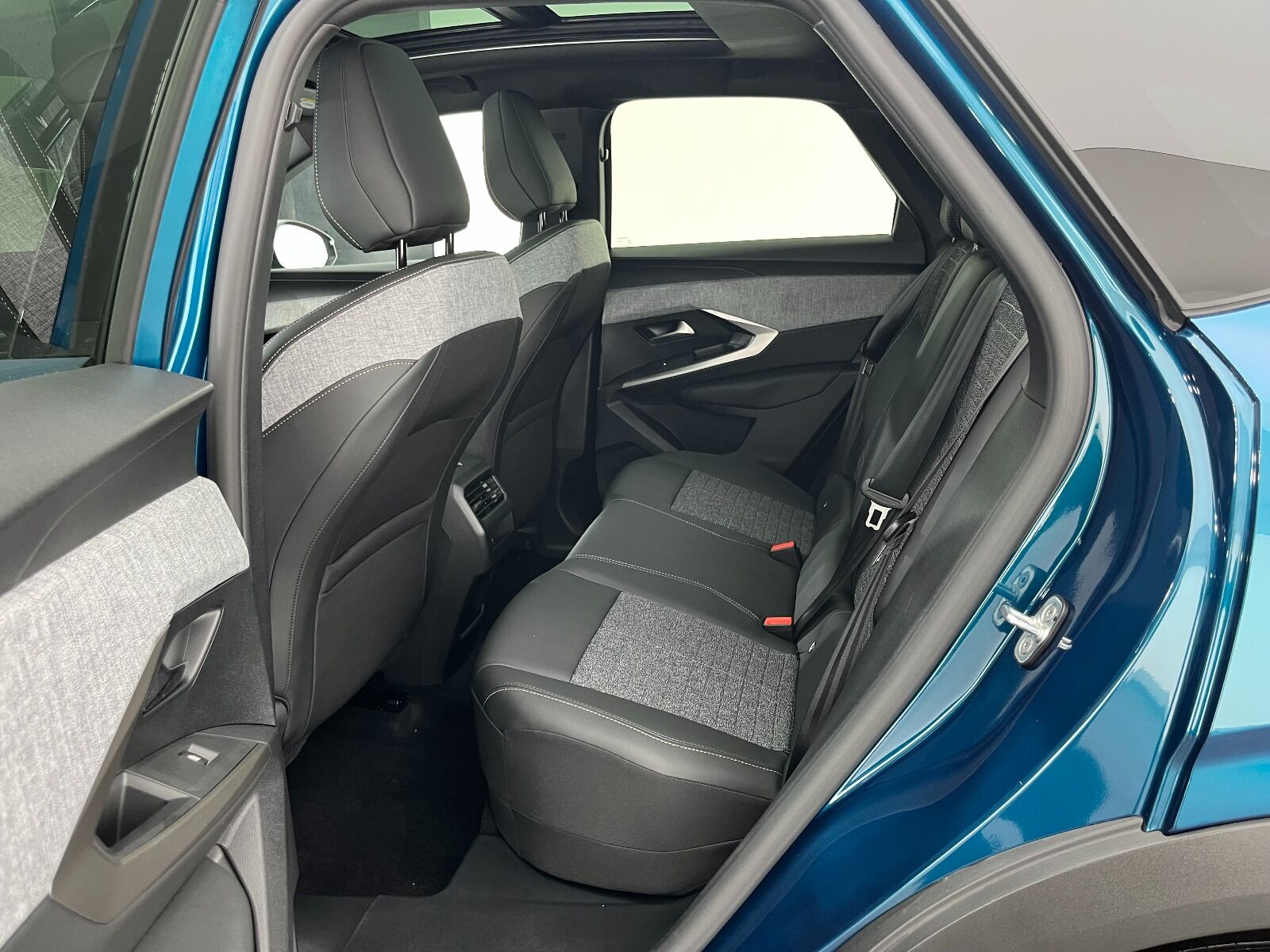 Peugeot 3008 Crossover 1.2 Hybrid Allure eDCS6 - 2025 - Detay