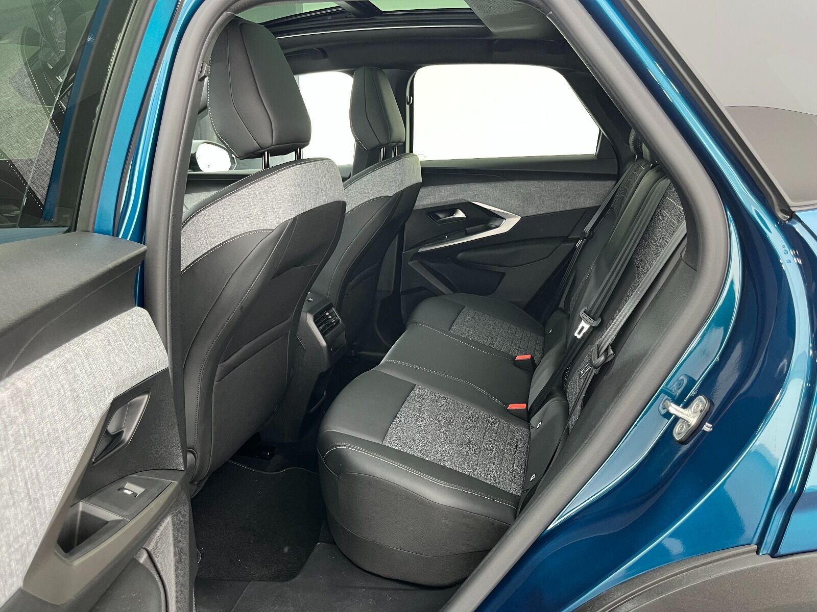 Peugeot 3008 Crossover 1.2 Hybrid Allure eDCS6 - 2025 - Detay