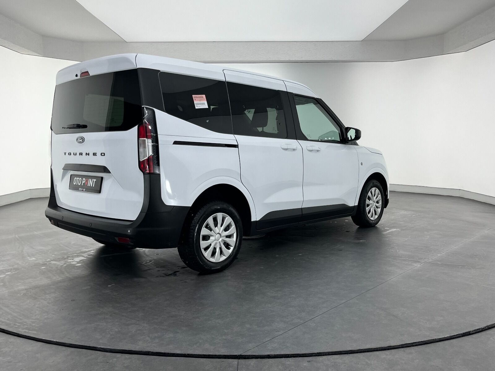 Ford Tourneo Courier 1.5L EcoBlue Deluxe - 2024 - Detay