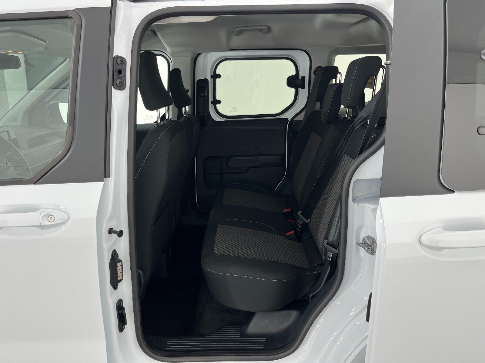 Ford Tourneo Courier 1.5L EcoBlue Deluxe - 2024 - Detay