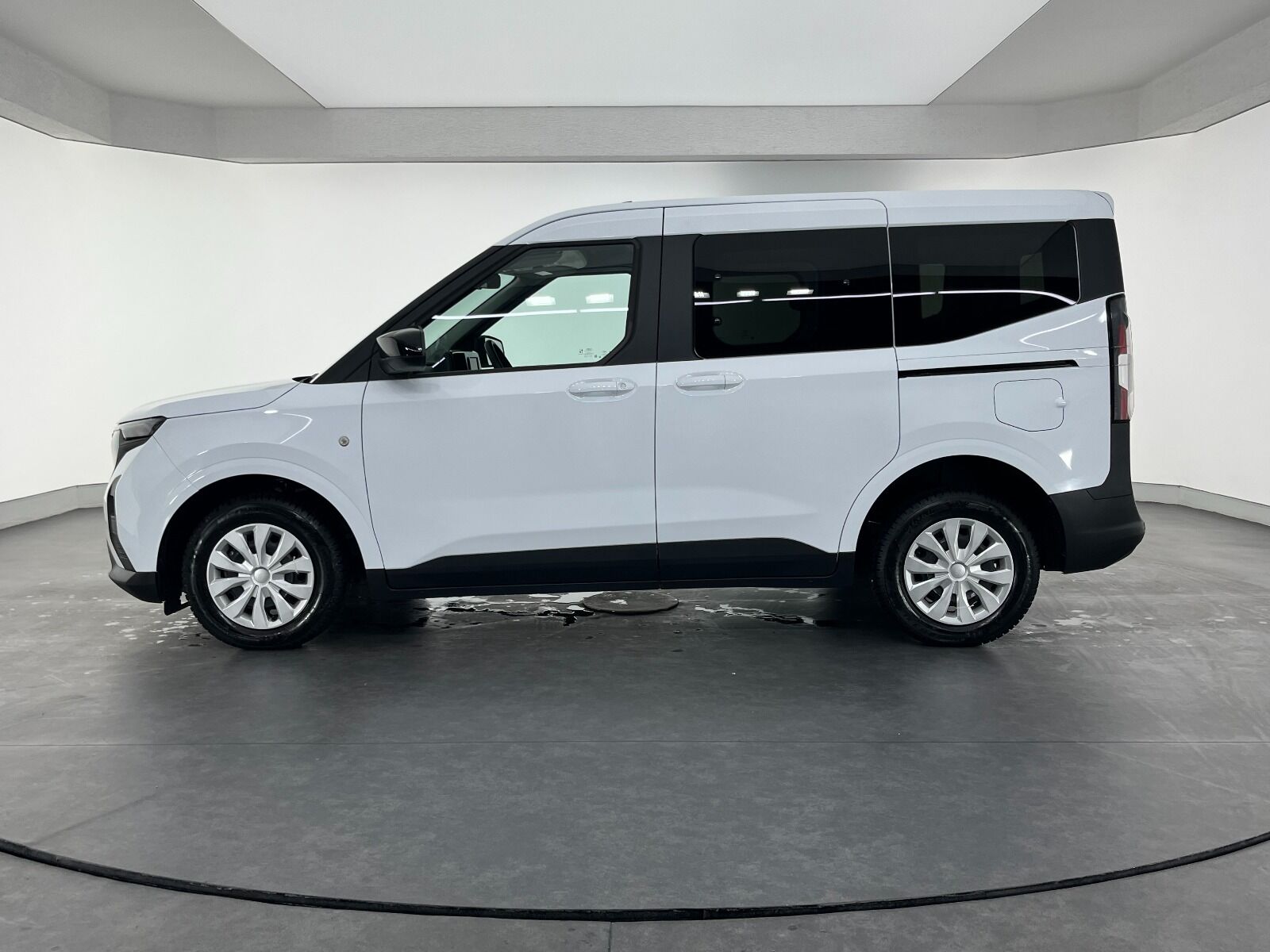 Ford Tourneo Courier 1.5L EcoBlue Deluxe - 2024 - Detay