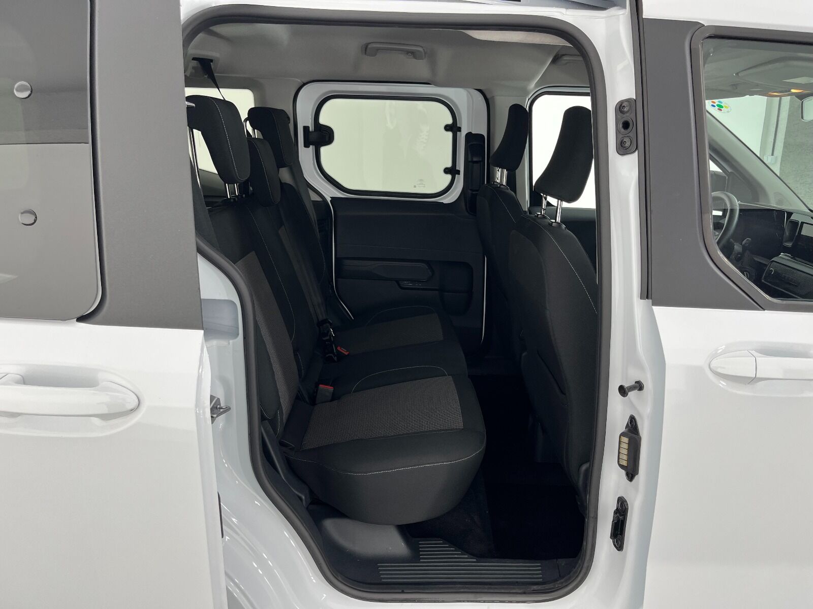 Ford Tourneo Courier 1.5L EcoBlue Deluxe - 2024 - Detay