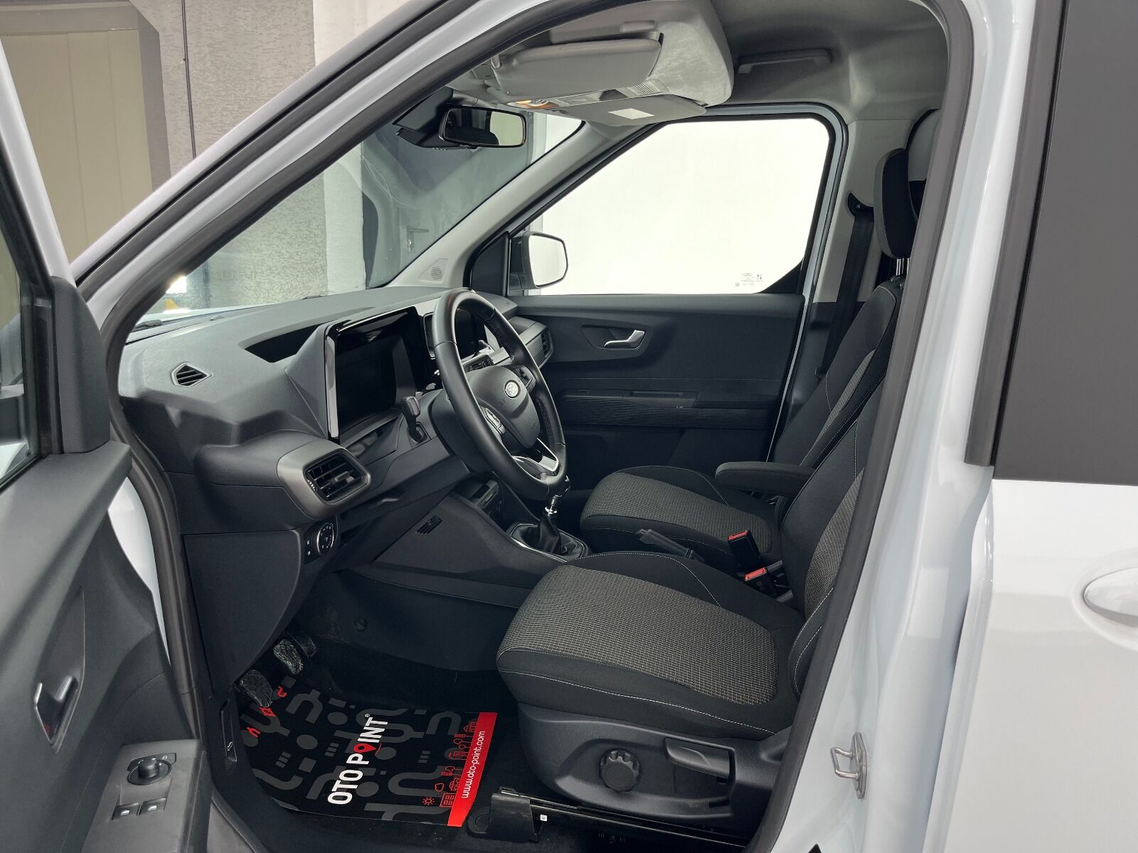Ford Tourneo Courier 1.5L EcoBlue Deluxe - 2024 - Detay