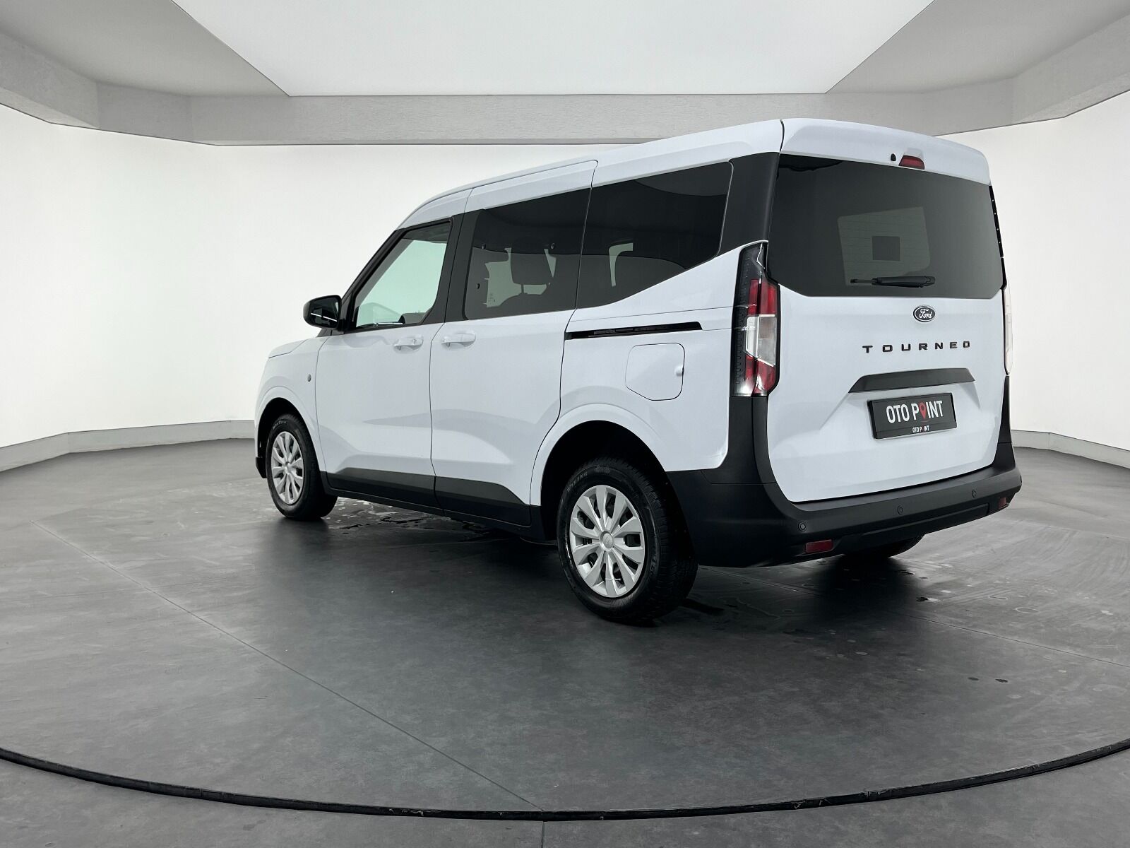 Ford Tourneo Courier 1.5L EcoBlue Deluxe - 2024 - Detay