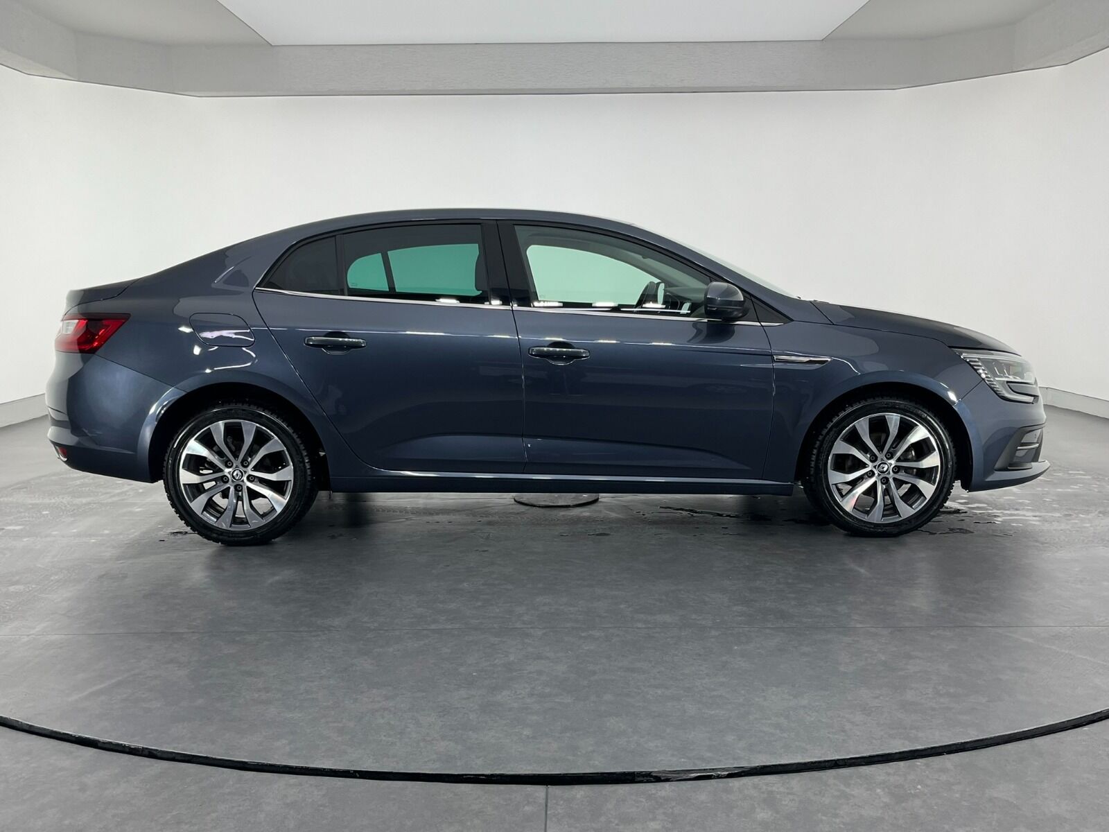 Renault Megane Sedan 1.5 Blue DCI Icon EDC - 2024 - Detay