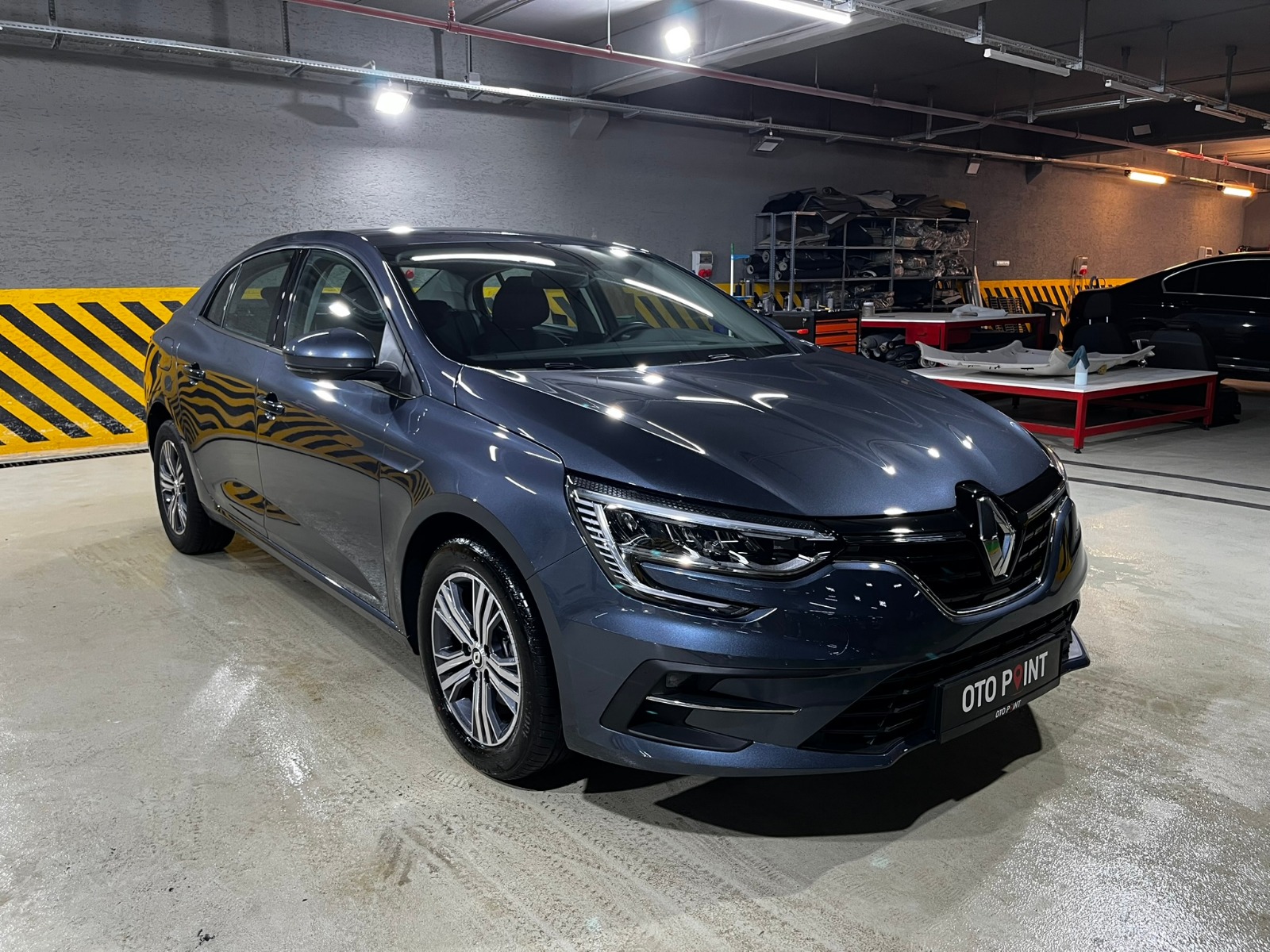 Renault Megane Sedan 1.3 TCe Touch EDC - 2024