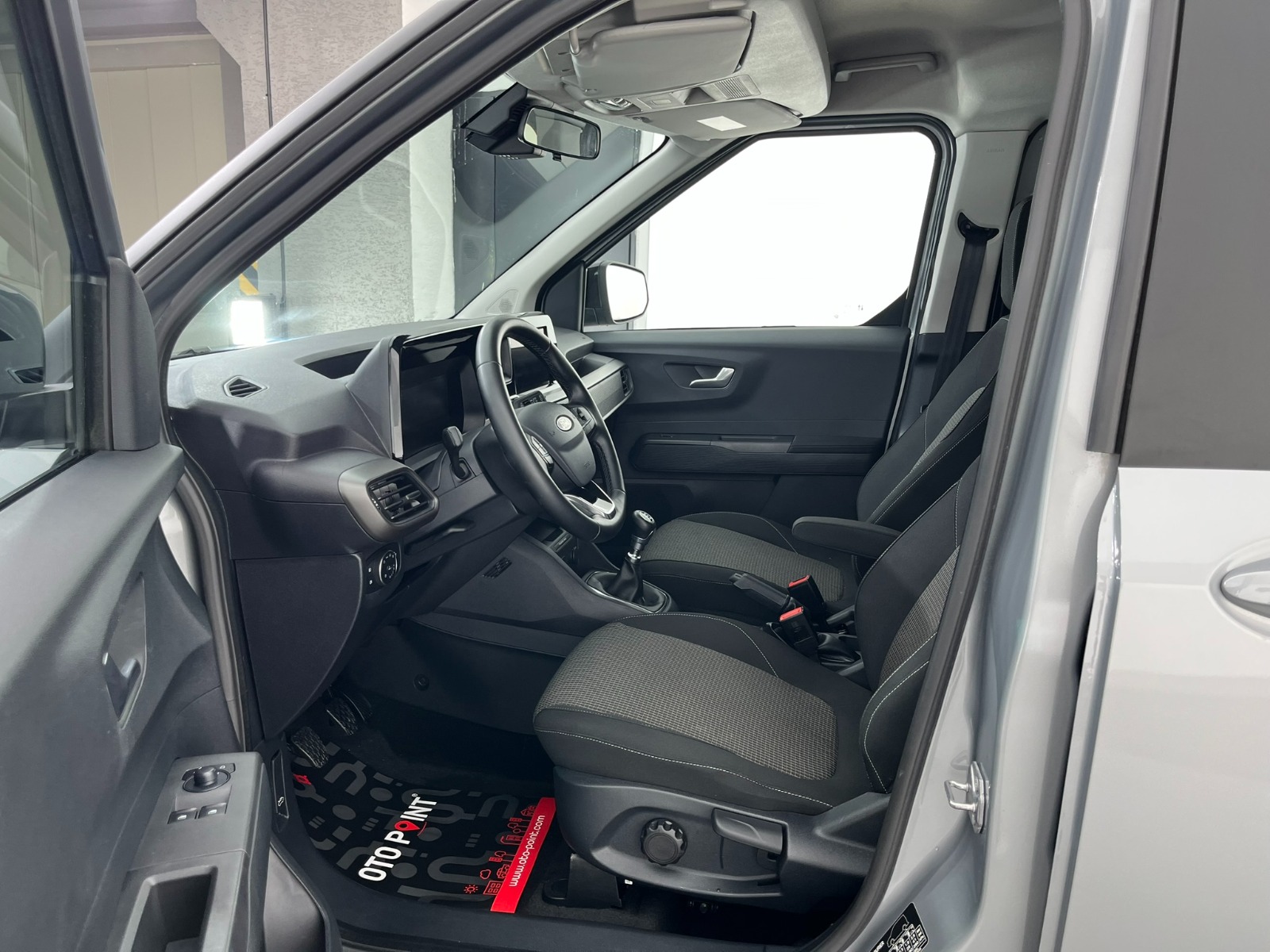 Ford Tourneo Courier Kombi 1.5 EcoBlue Deluxe - 2025 - Detay