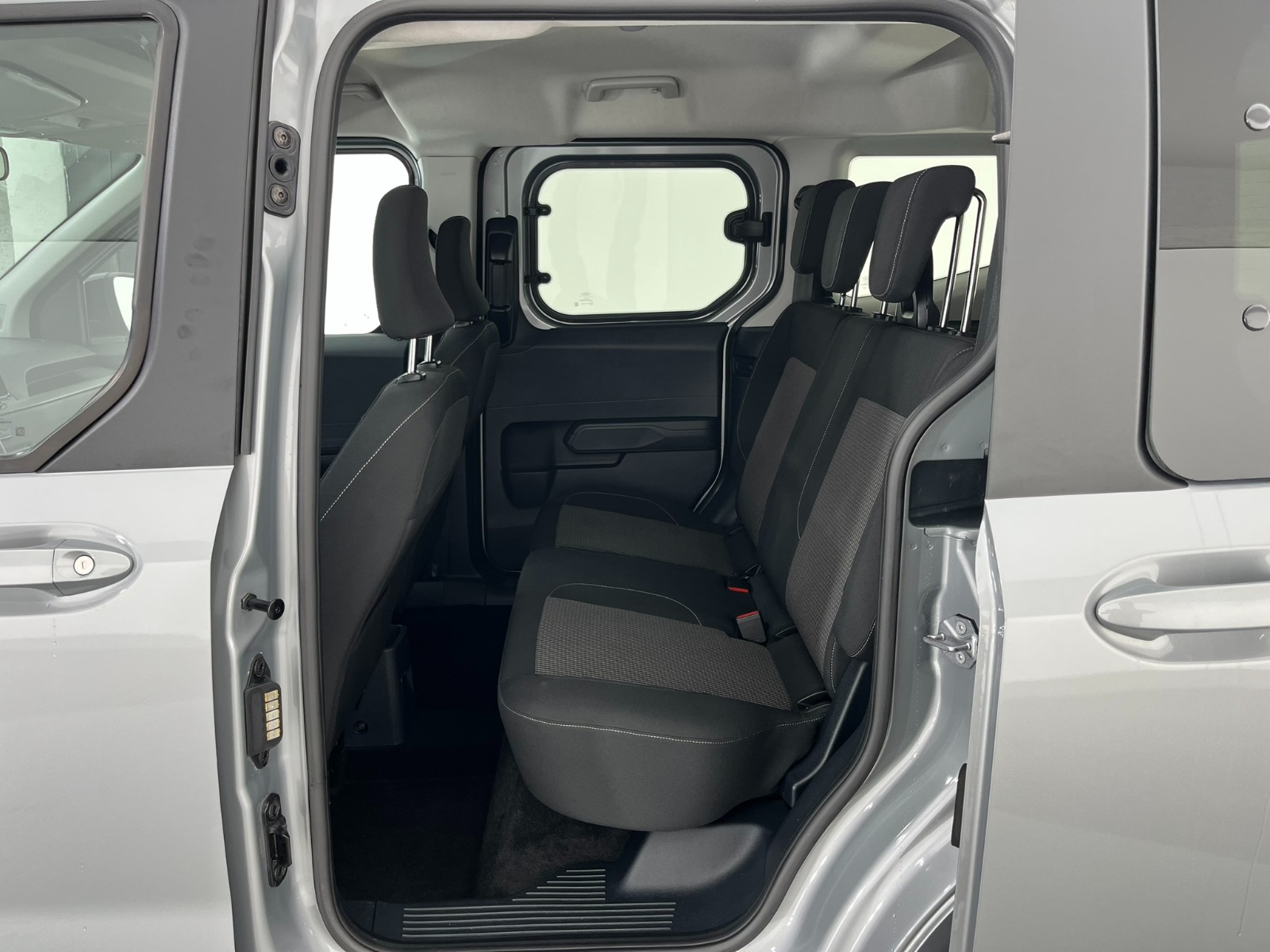 Ford Tourneo Courier Kombi 1.5 EcoBlue Deluxe - 2025 - Detay