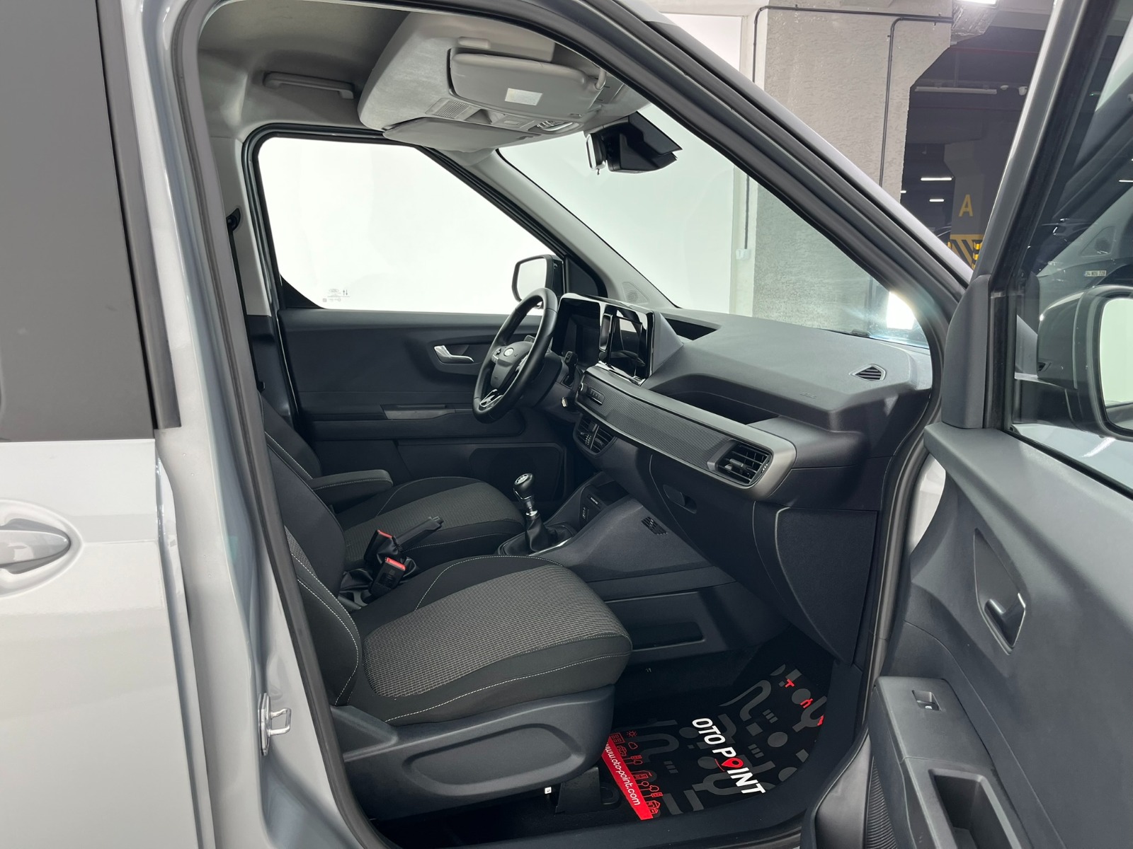 Ford Tourneo Courier Kombi 1.5 EcoBlue Deluxe - 2025 - Detay