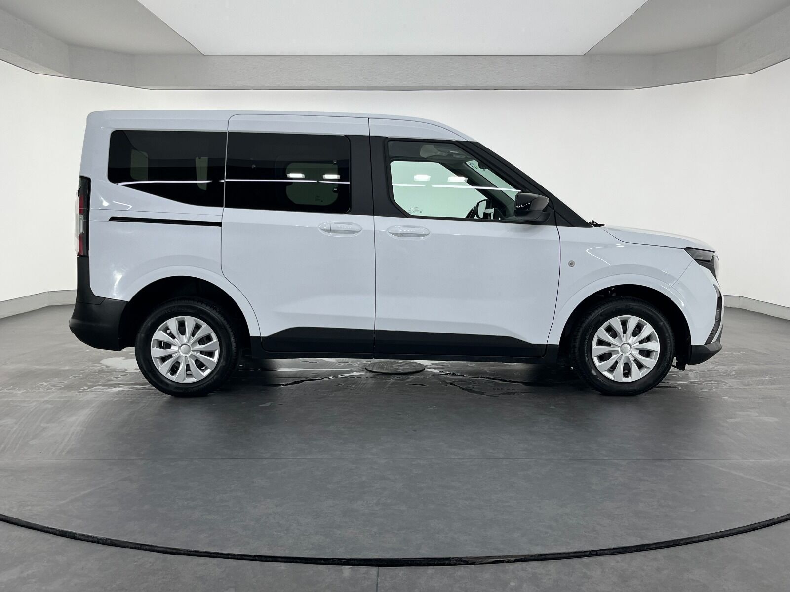 Ford Tourneo Courier Kombi 1.5 EcoBlue Deluxe - 2025 - Detay