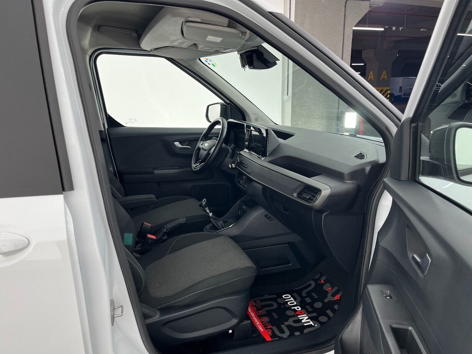 Ford Tourneo Courier Kombi 1.5 EcoBlue Deluxe - 2025 - Detay