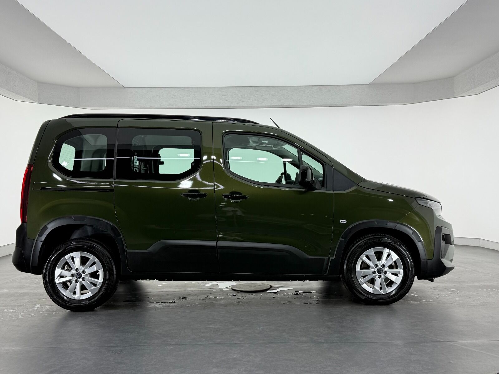 Peugeot Rifter 1.5 BlueHDI Allure EAT8 - 2025 - Detay