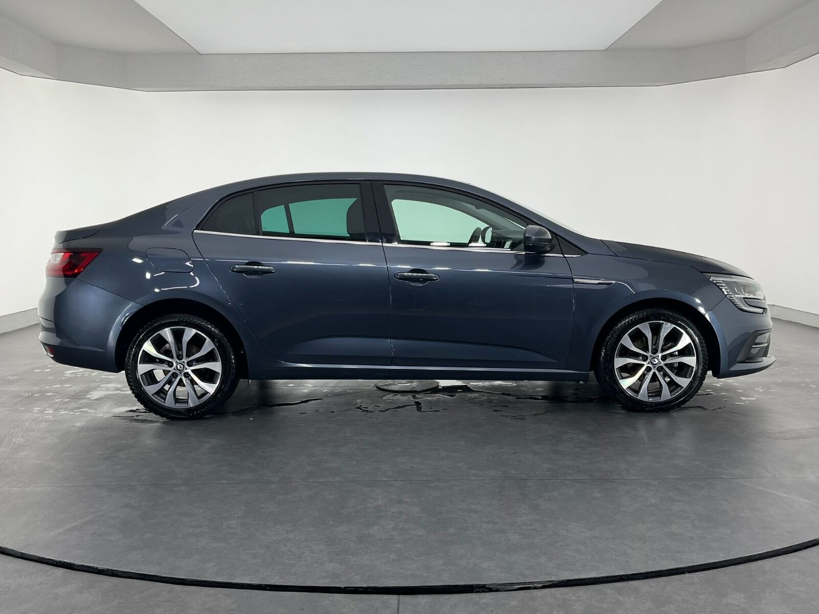 Renault Megane Sedan 1.5 Blue DCI Icon EDC - 2024 - Detay