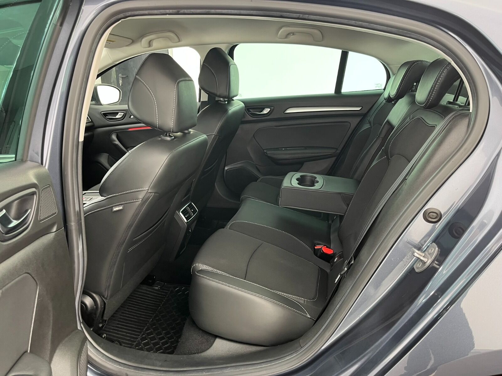 Renault Megane Sedan 1.5 Blue DCI Icon EDC - 2024 - Detay