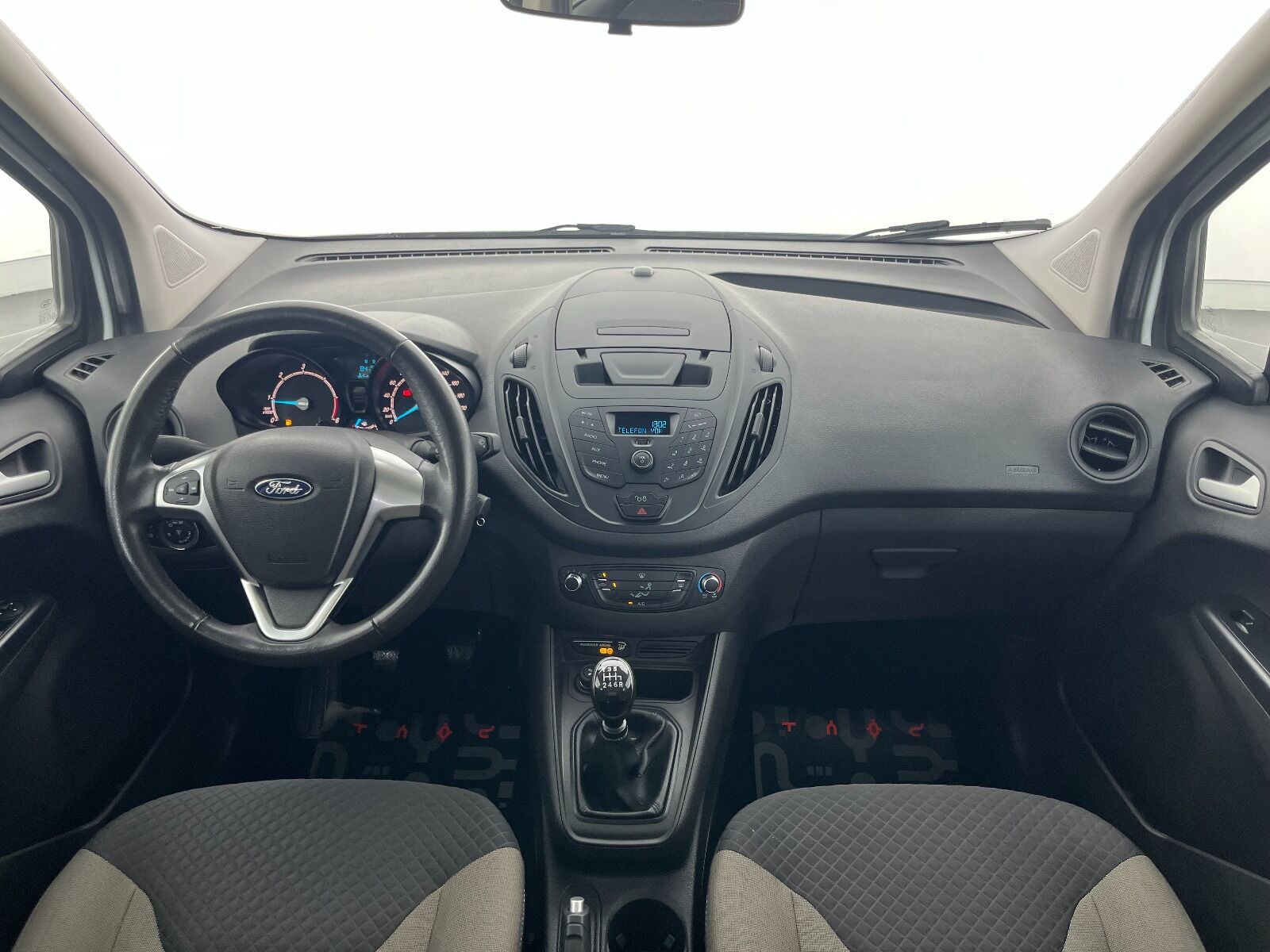 Ford Tourneo Courier 1.5 TDCI Deluxe - 2023 - Detay