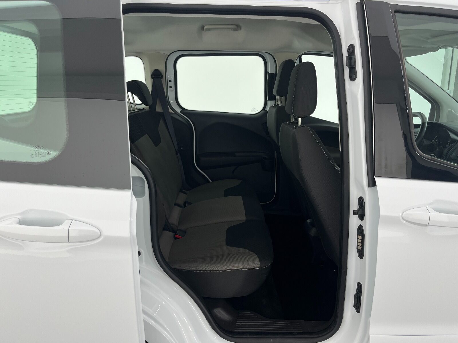 Ford Tourneo Courier 1.5 TDCI Deluxe - 2023 - Detay