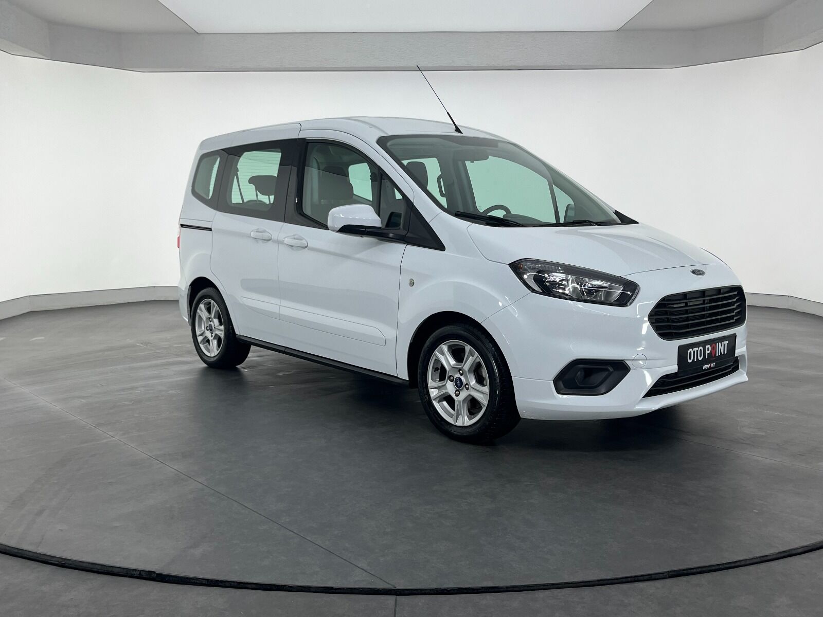 Ford Tourneo Courier 1.5 TDCI Deluxe - 2023 - Detay