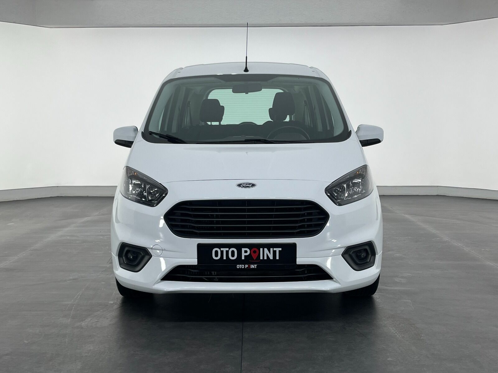 Ford Tourneo Courier 1.5 TDCI Deluxe - 2023