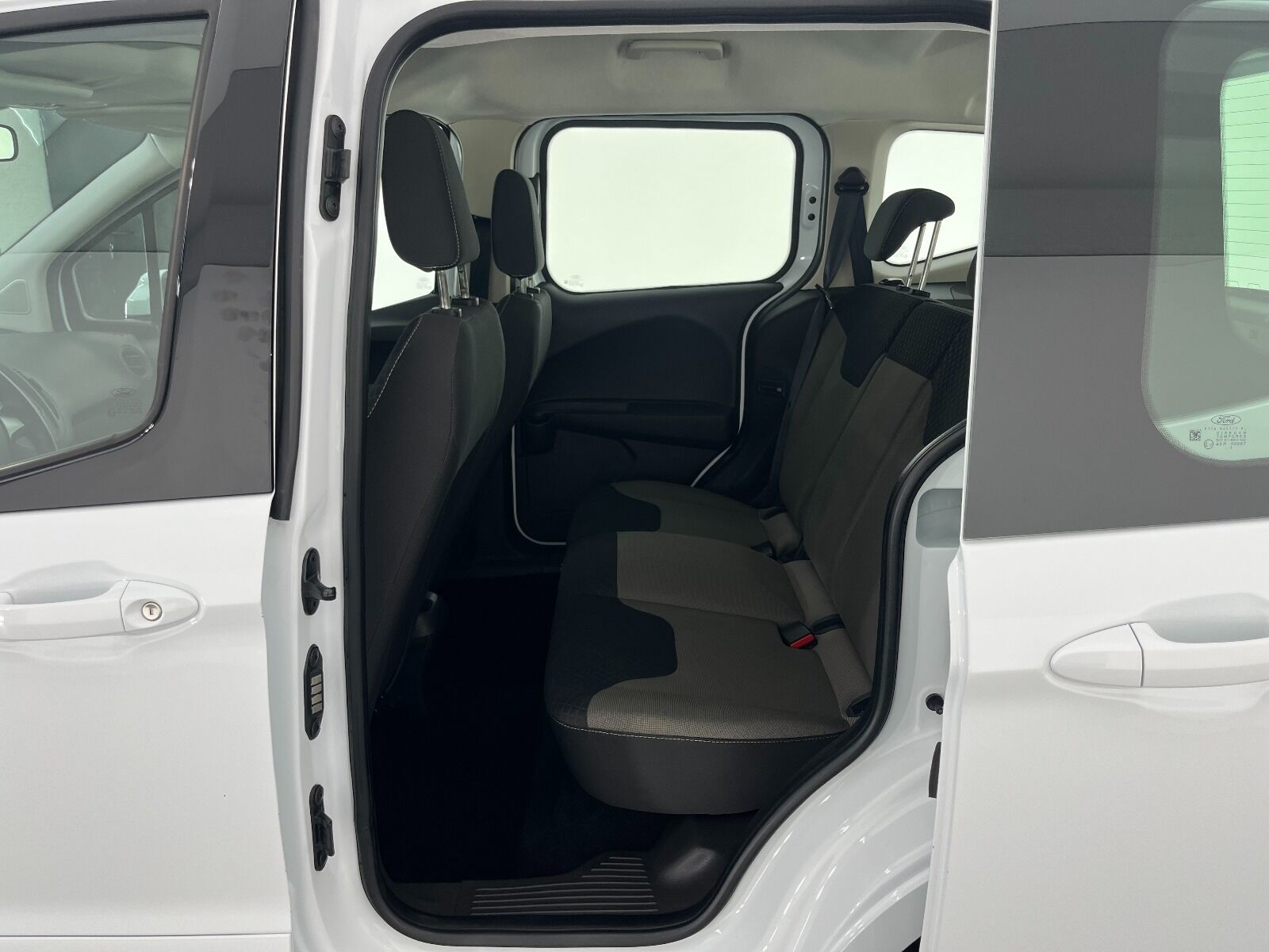 Ford Tourneo Courier 1.5 TDCI Deluxe - 2023 - Detay