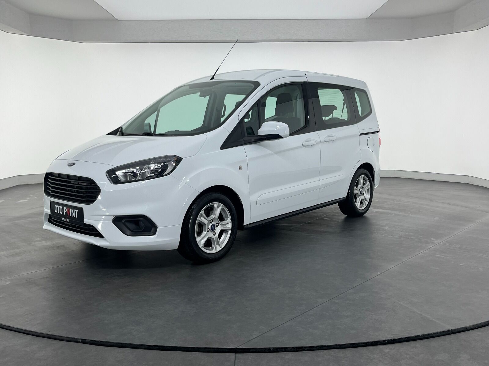 Ford Tourneo Courier 1.5 TDCI Deluxe - 2023 - Detay