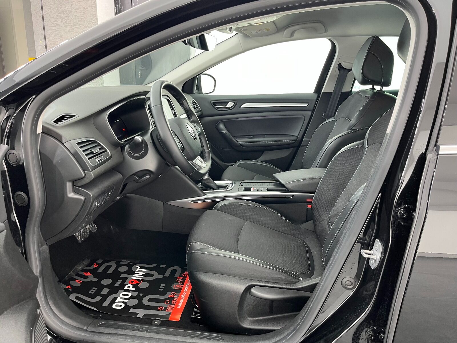 Renault Megane Sedan 1.5 Blue DCI Icon EDC - 2024 - Detay