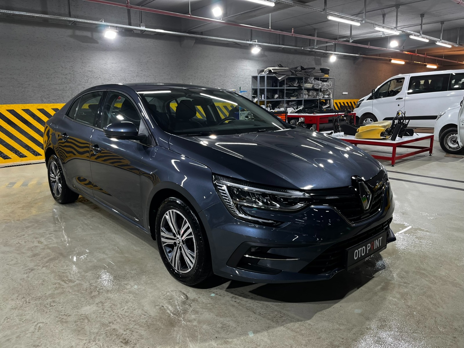Renault Megane Sedan 1.3 TCe Touch EDC - 2024