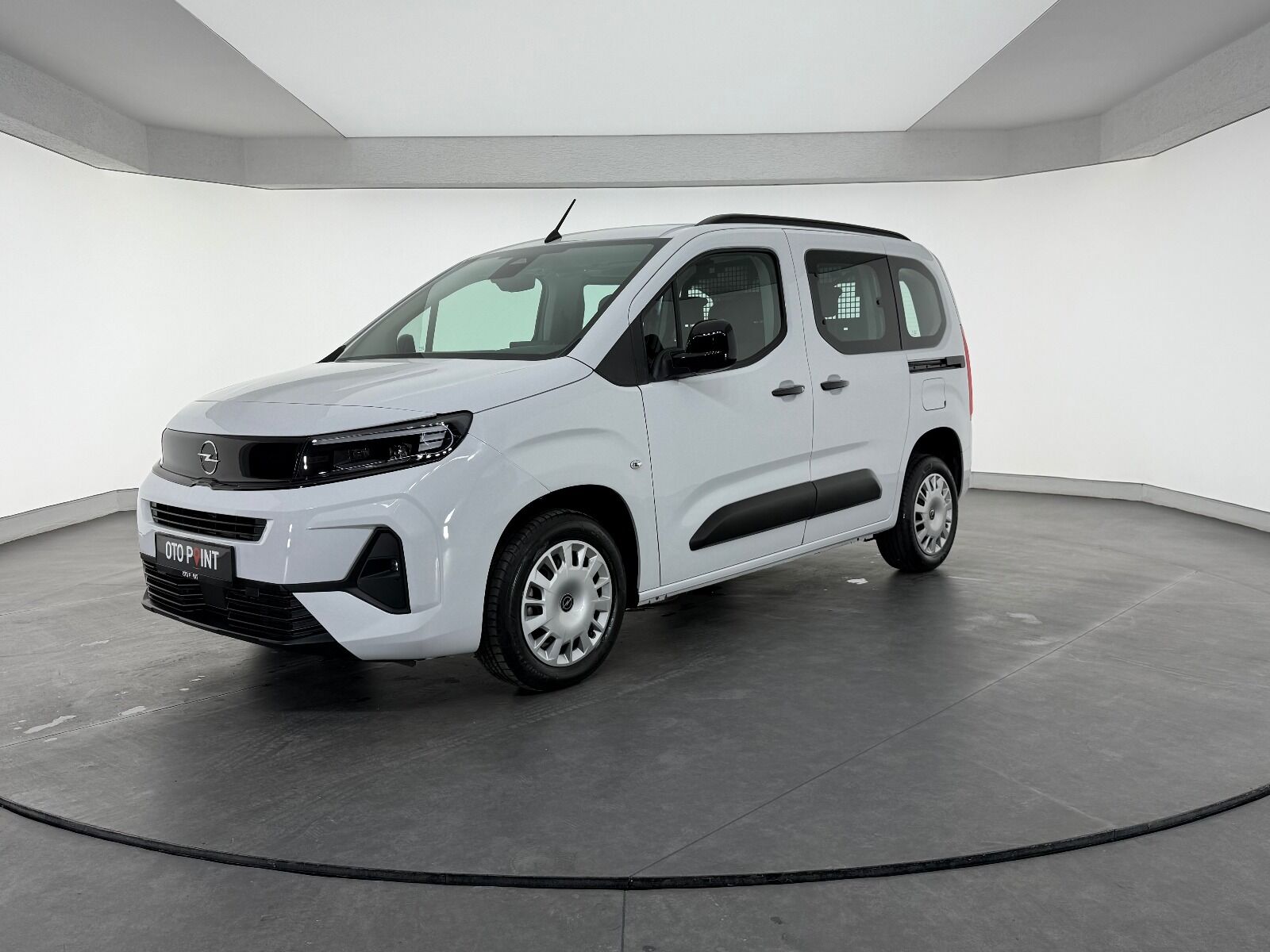 Opel Combo 1.5 D Essential - 2026 - Detay