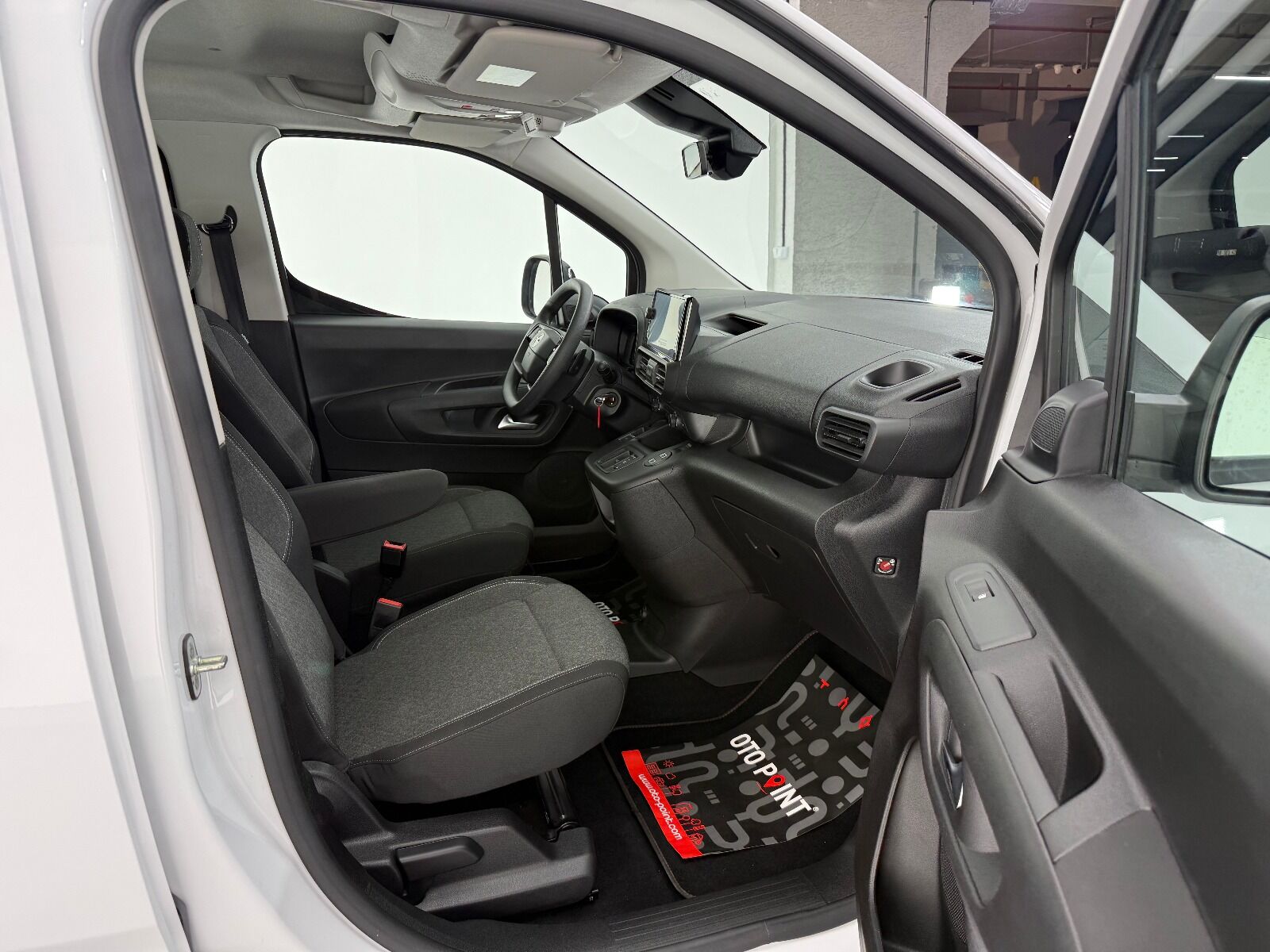 Opel Combo 1.5 D Essential - 2026 - Detay