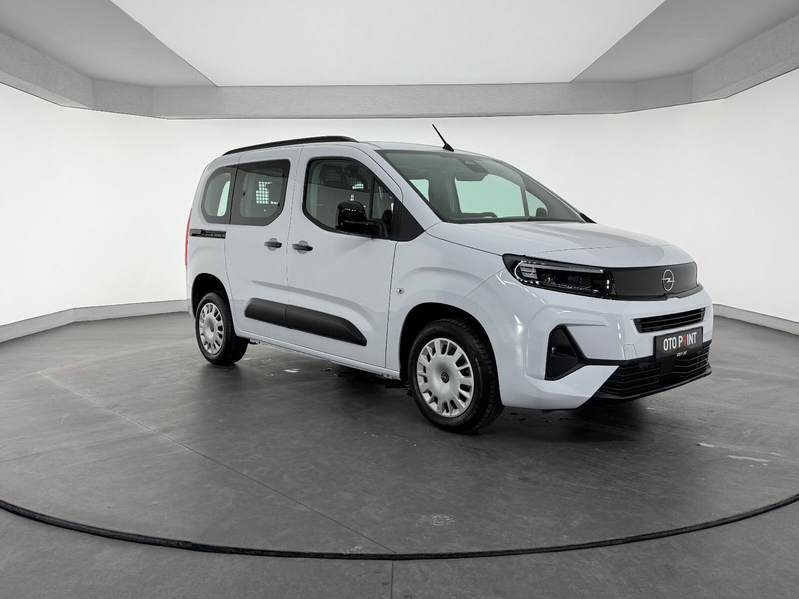 Opel Combo 1.5 D Essential - 2026 - Detay
