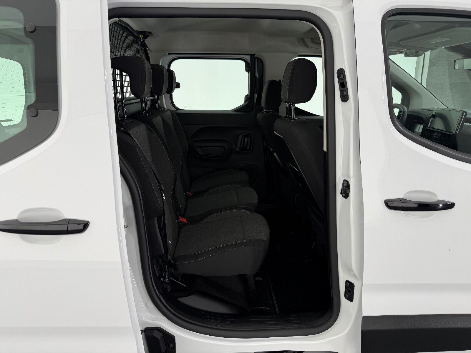 Opel Combo 1.5 D Essential - 2026 - Detay