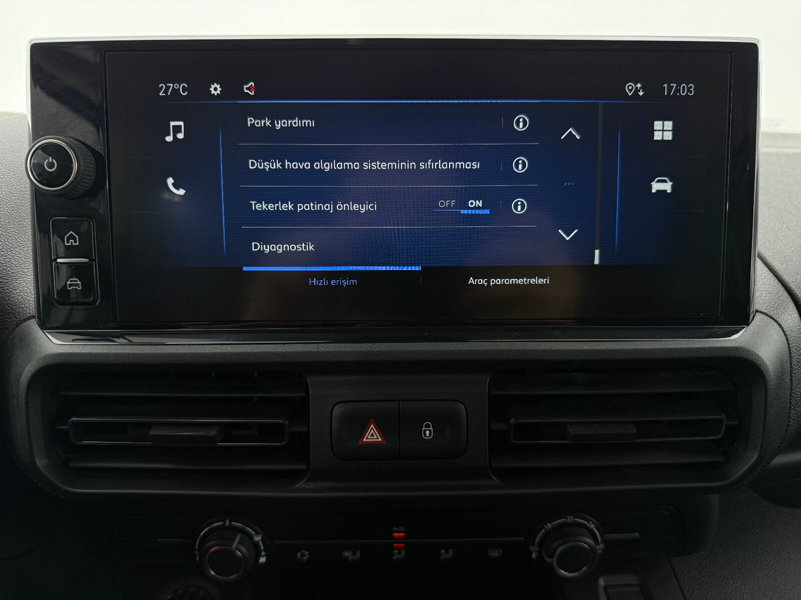 Opel Combo 1.5 D Essential - 2026 - Detay