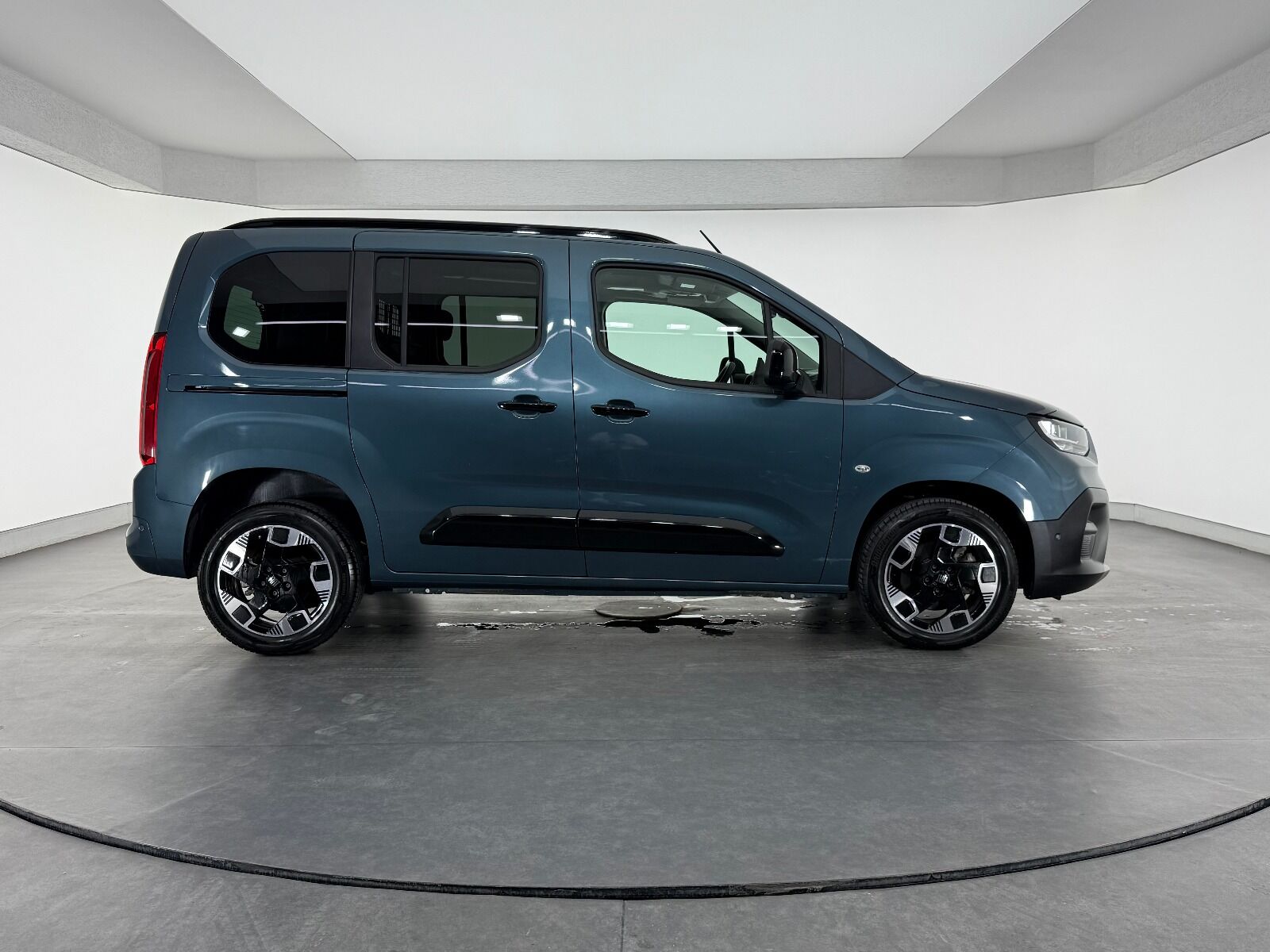 Fiat Doblo Combi 1.5 BlueHDİ Premio Plus - 2025 - Detay