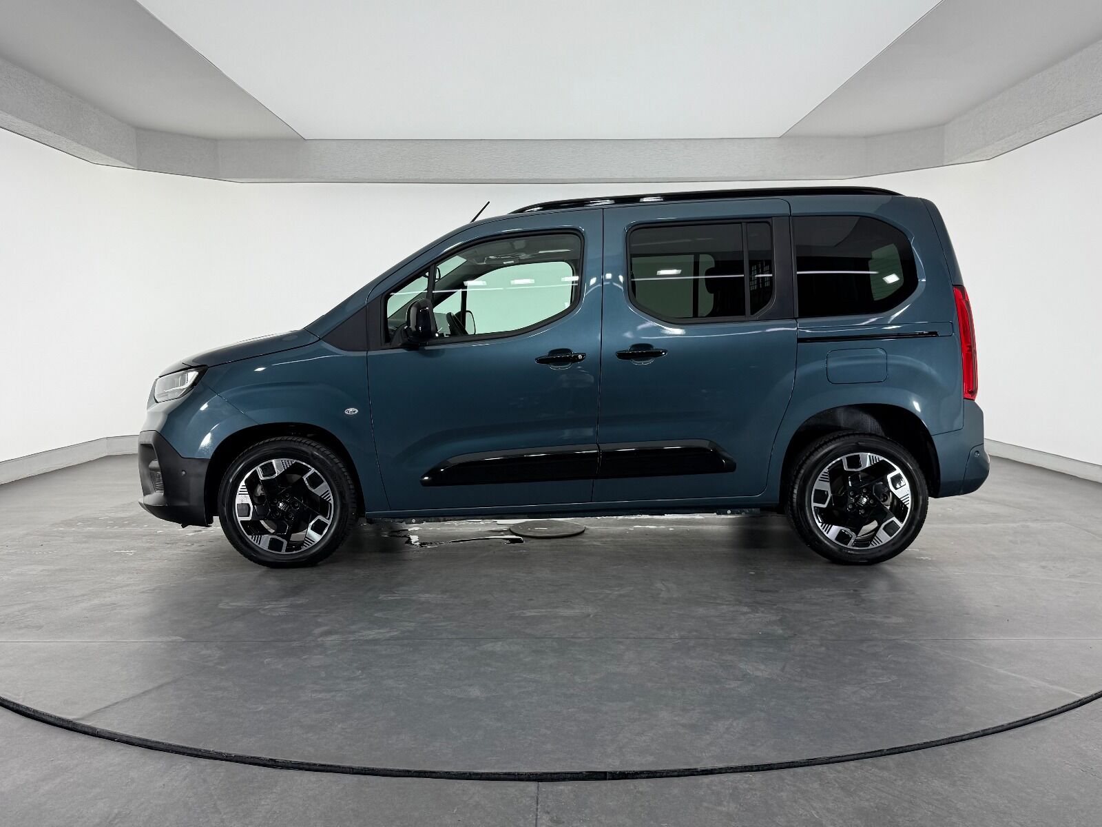 Fiat Doblo Combi 1.5 BlueHDİ Premio Plus - 2025 - Detay