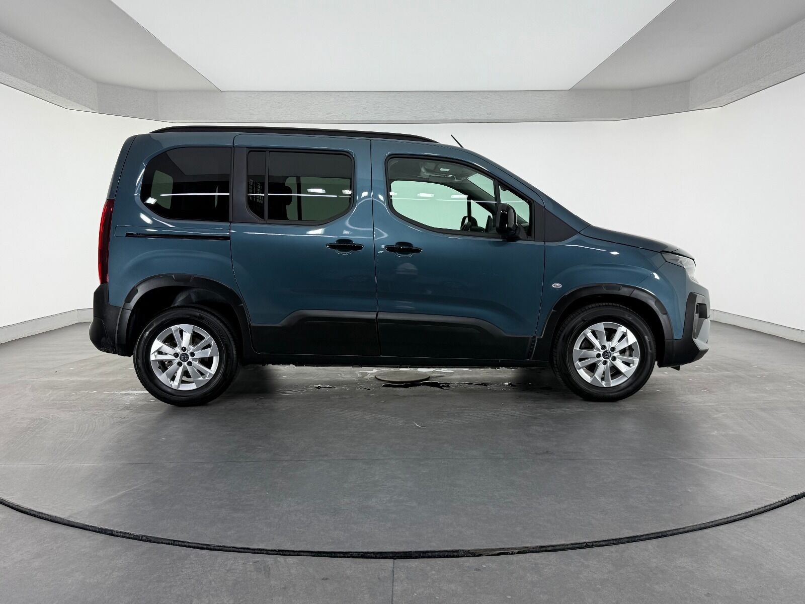 Peugeot Rifter 1.5 BlueHDI Allure EAT8 - 2026 - Detay