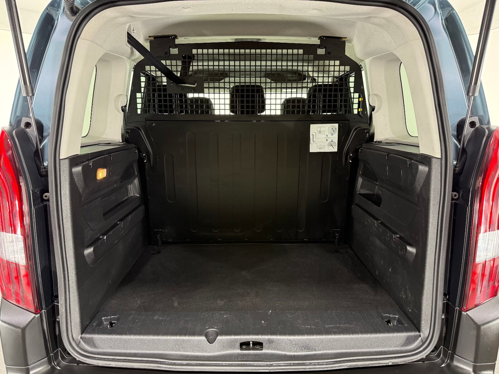Peugeot Rifter 1.5 BlueHDI Allure EAT8 - 2026 - Detay