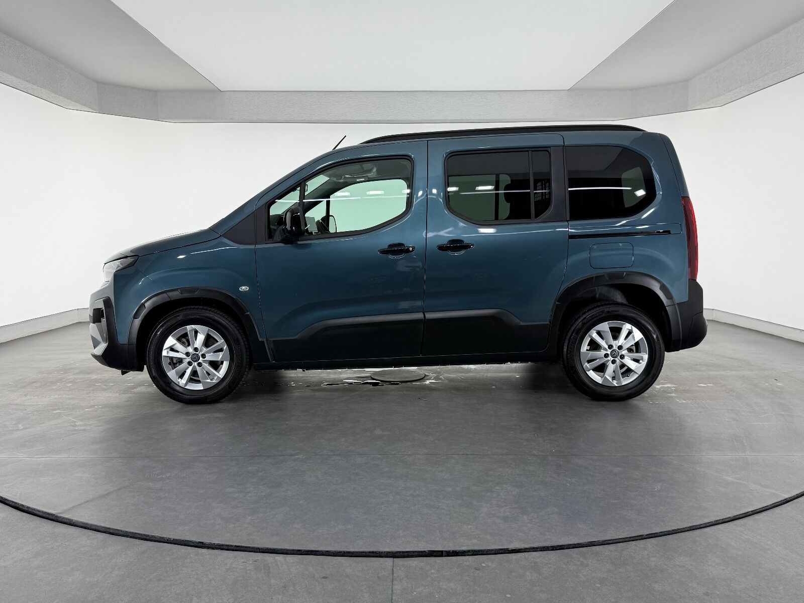 Peugeot Rifter 1.5 BlueHDI Allure EAT8 - 2026 - Detay