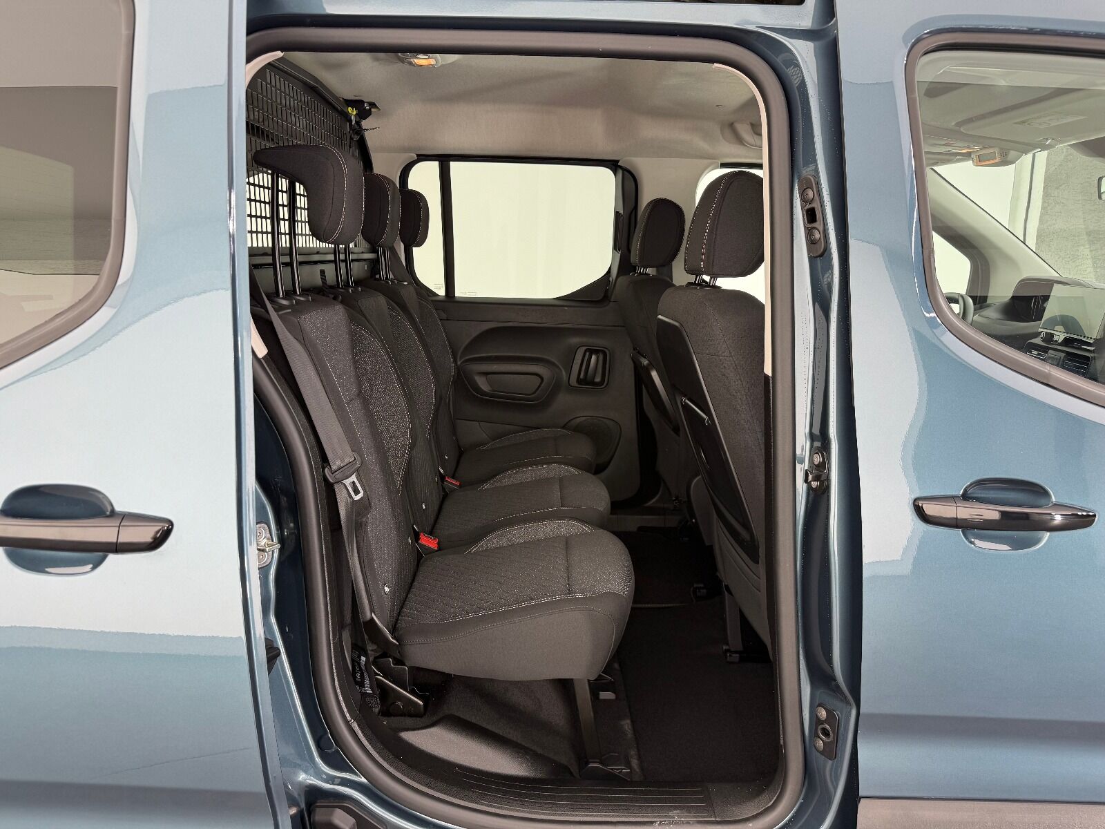 Peugeot Rifter 1.5 BlueHDI Allure EAT8 - 2026 - Detay