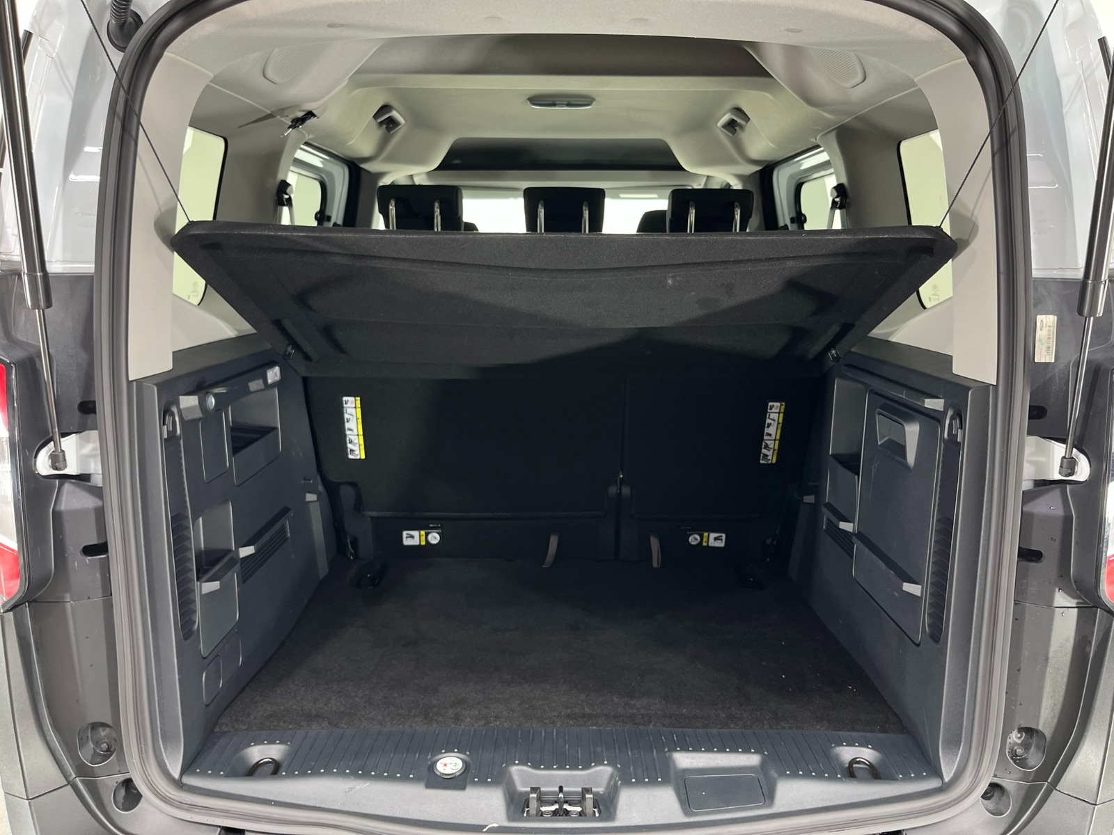 Ford Tourneo Courier Kombi 1.5 EcoBlue Deluxe - 2025 - Detay