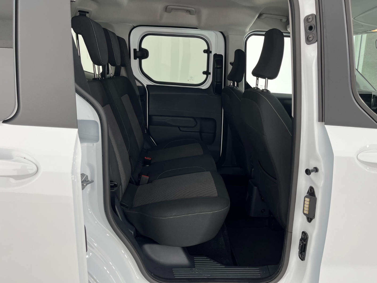 Ford Tourneo Courier Kombi 1.5 EcoBlue Deluxe - 2025 - Detay