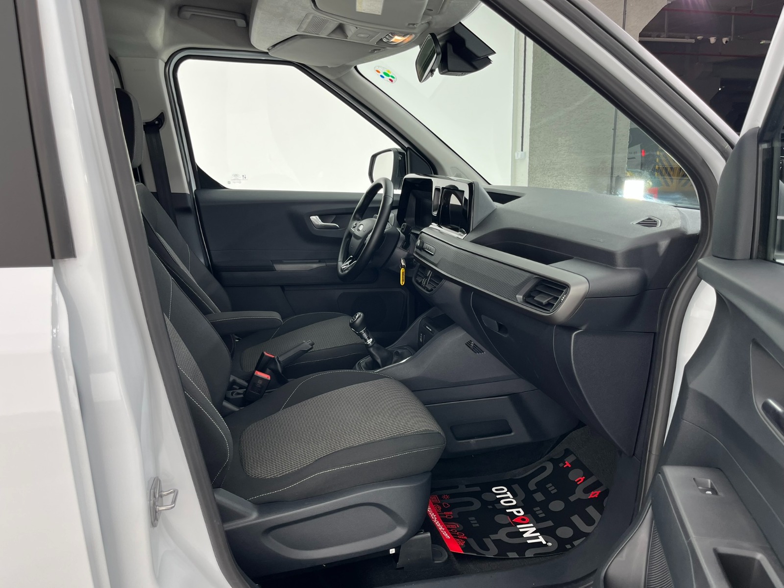 Ford Tourneo Courier Kombi 1.5 EcoBlue Deluxe - 2025 - Detay