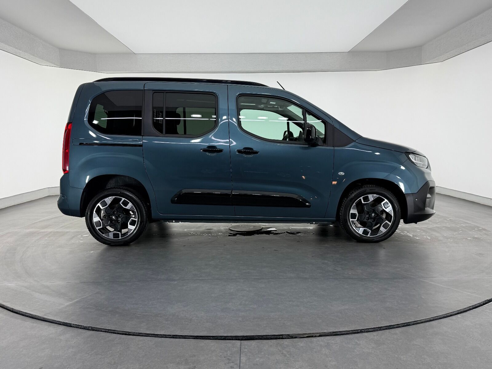 Fiat Doblo Combi 1.5 BlueHDİ Premio Plus - 2026 - Detay